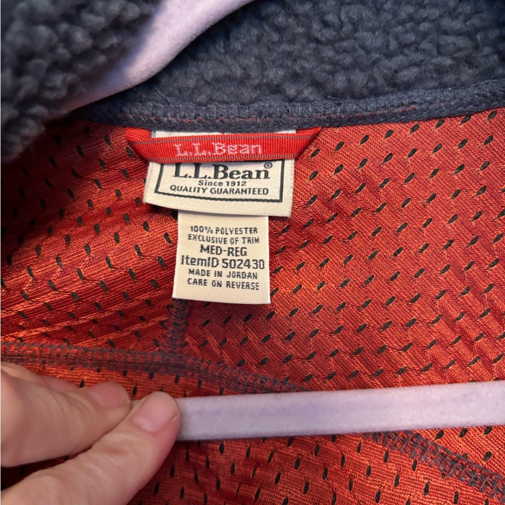 L.L. Bean Charcoal Fleece Vest with Red Accents Women’s M - Picture 4 of 4